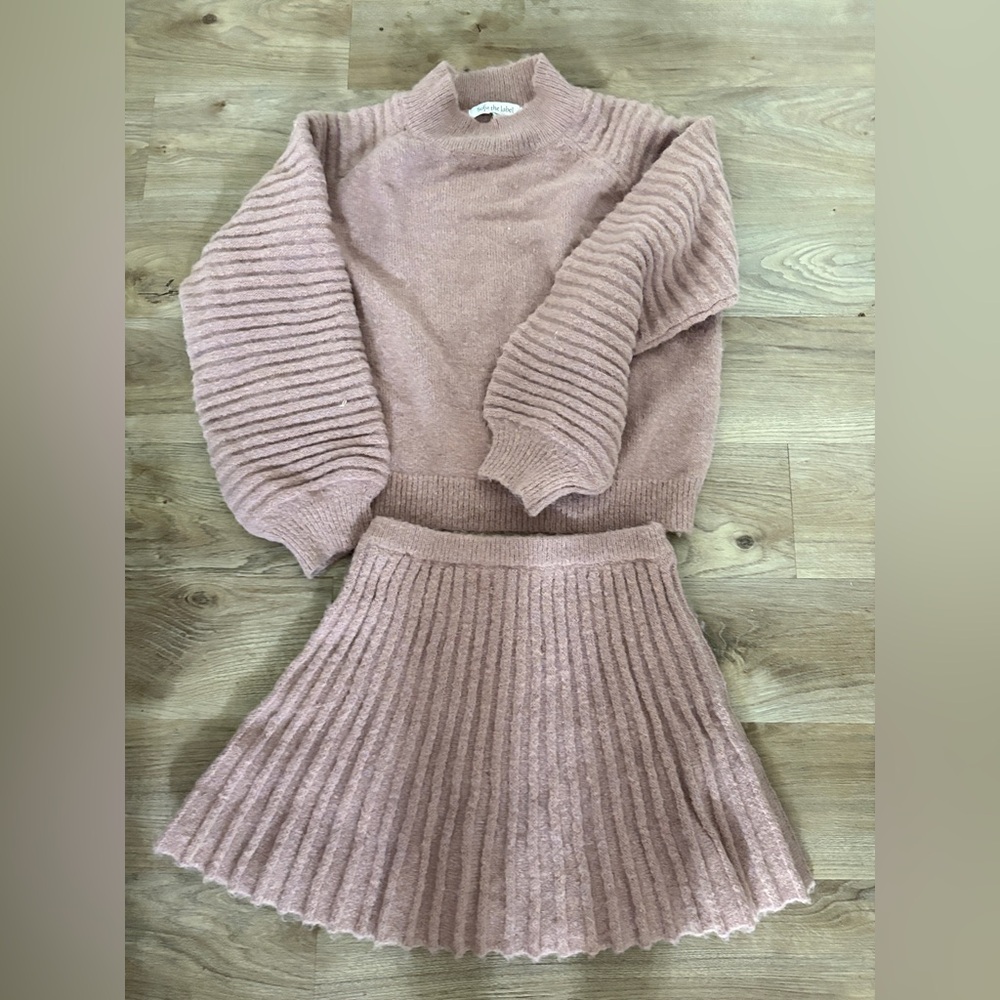 Elegant Pink Women's Skirt Set